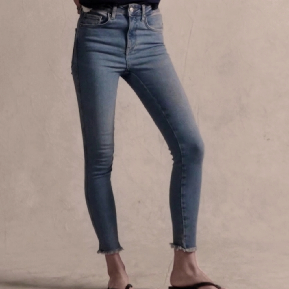 We The Free Raw Hem, High Rise Jegging Jeans, Sierra, Sz 26, LIKE NEW!